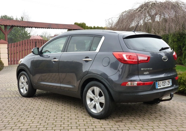 Kia Sportage cena 42600 przebieg: 172800, rok produkcji 2011 z Żmigród małe 211